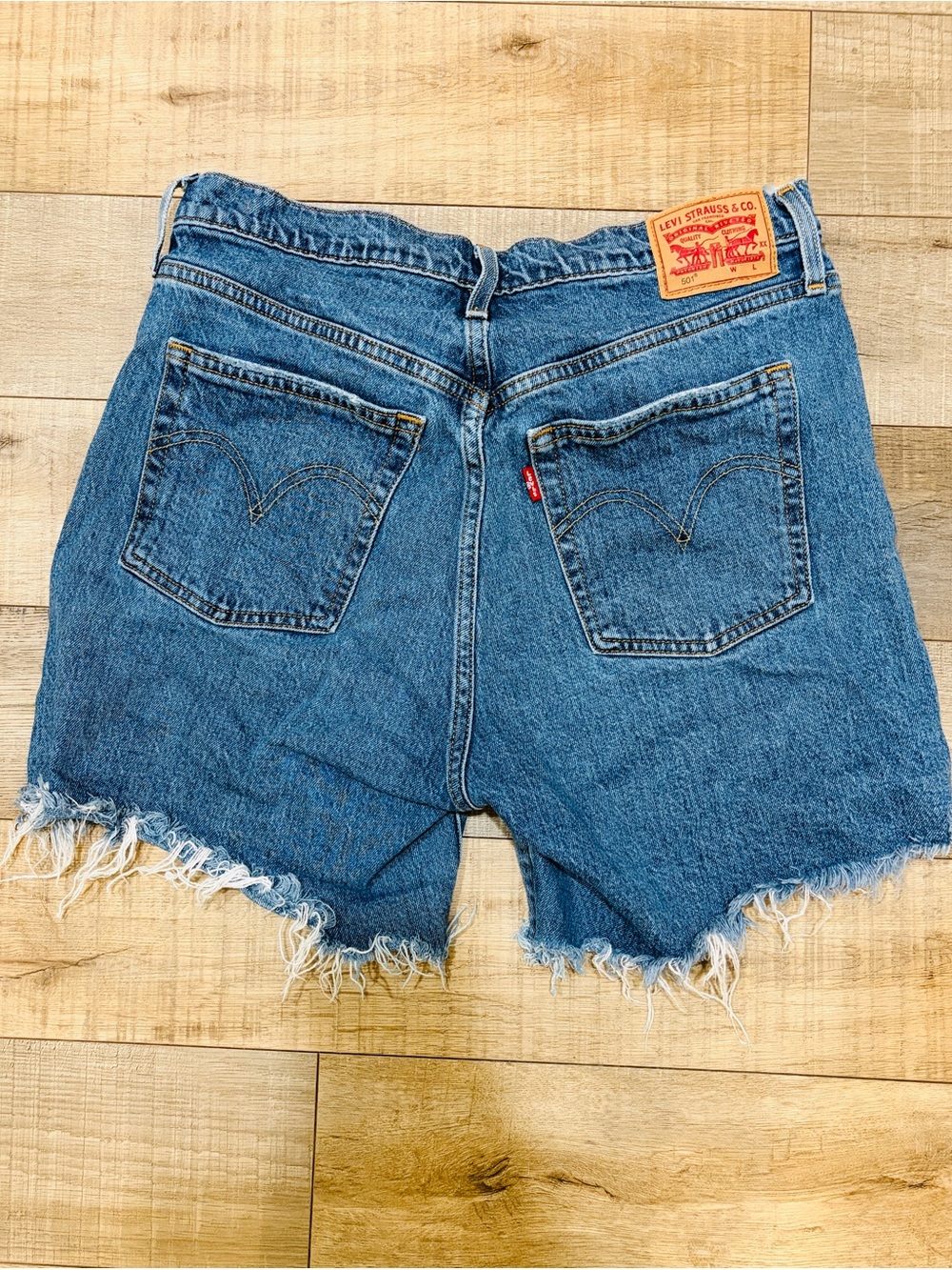 Levi's Women's 501 Mid Thigh Shorts